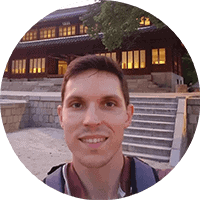 Director of Cryoniq cryotherapy manufacturer in front of Korean palace