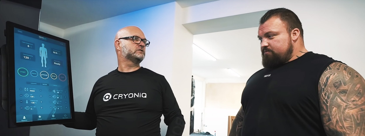 Eddie Hall in CRYONiQ cryosauna